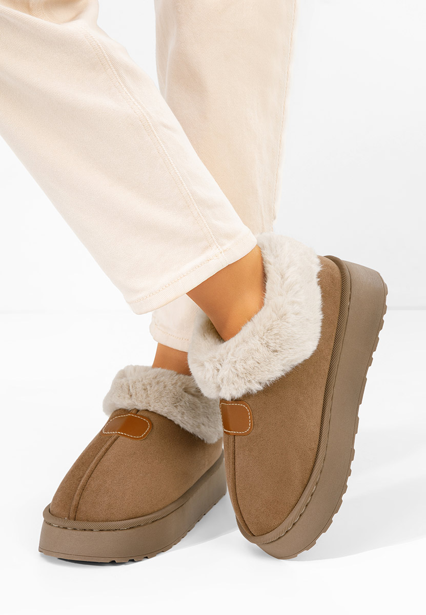 Hnedé členkové čižmy na platforme Elarva