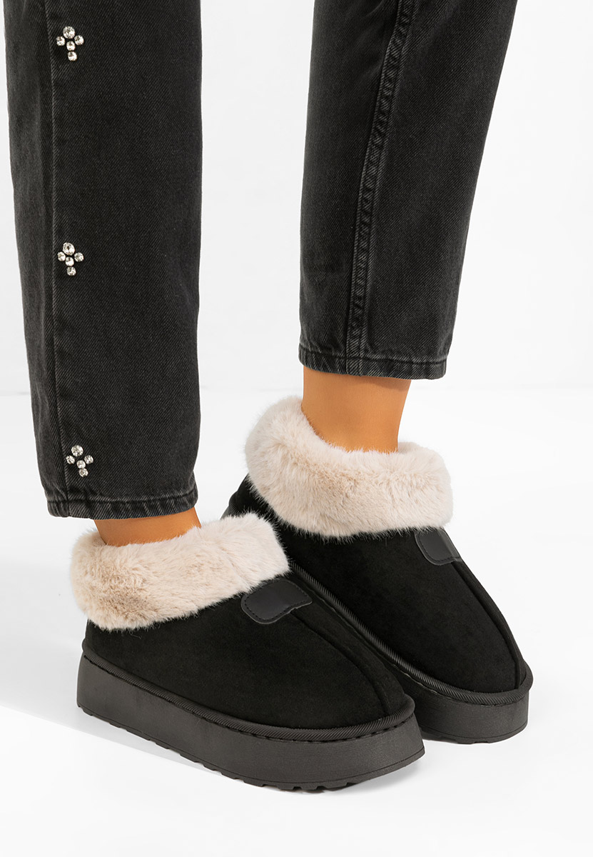 Černé členkové čižmy na platforme Elarva