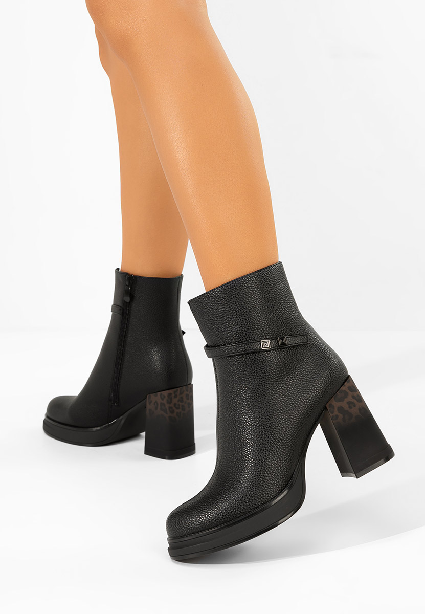 Černé kotníkové boty na podpatku Rannia