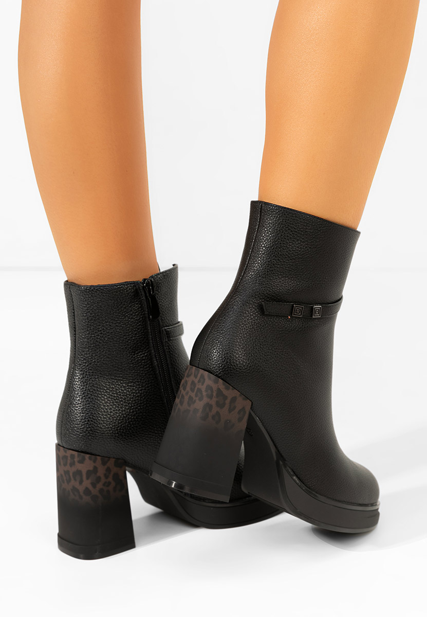 Černé kotníkové boty na podpatku Rannia