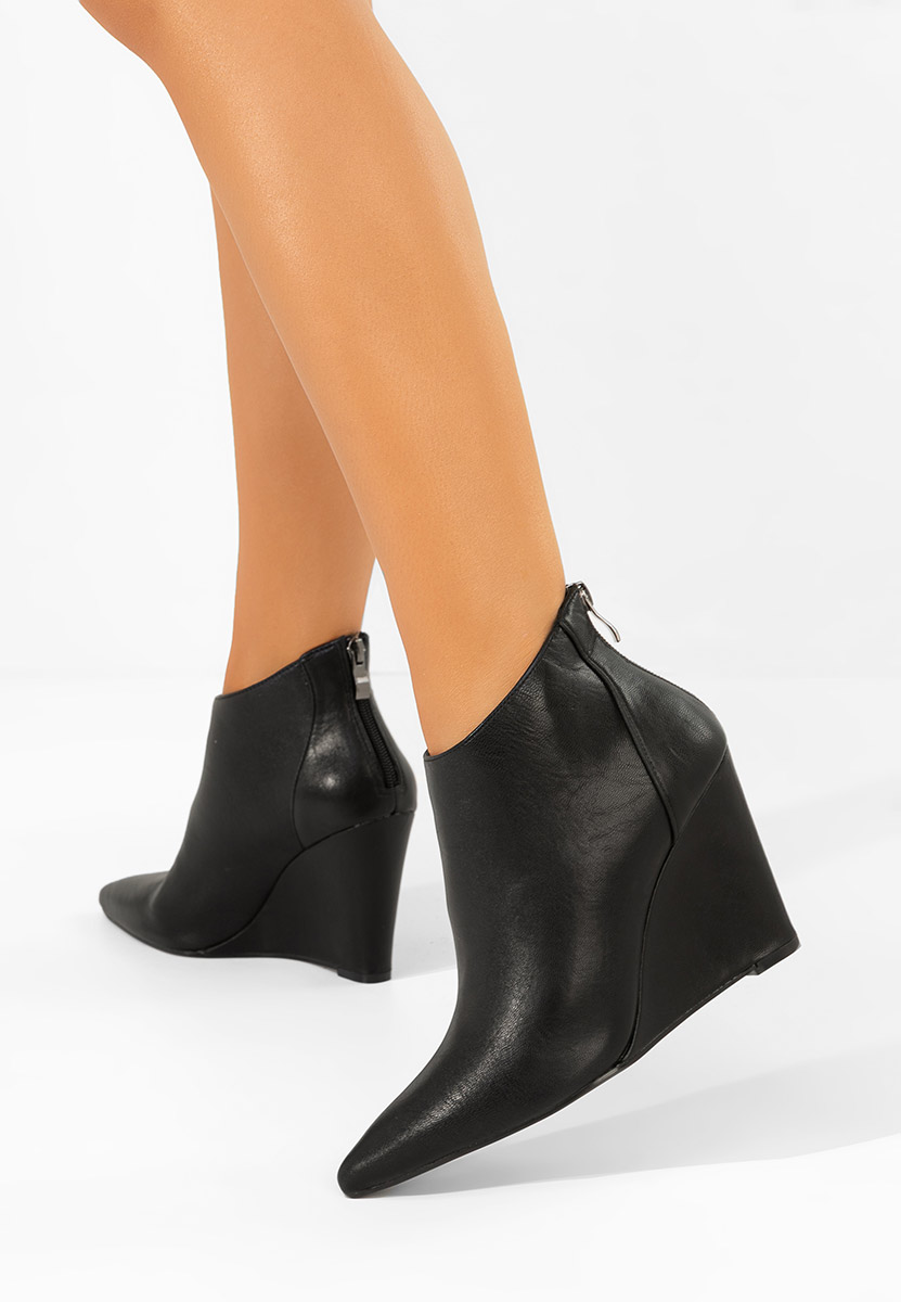 Černé kotníkové boty na klínku Shenna V2