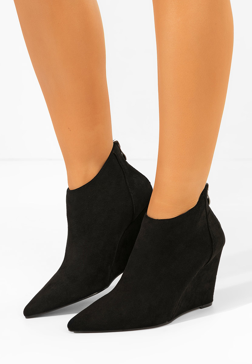 Černé kotníkové boty na klínku Shenna V3