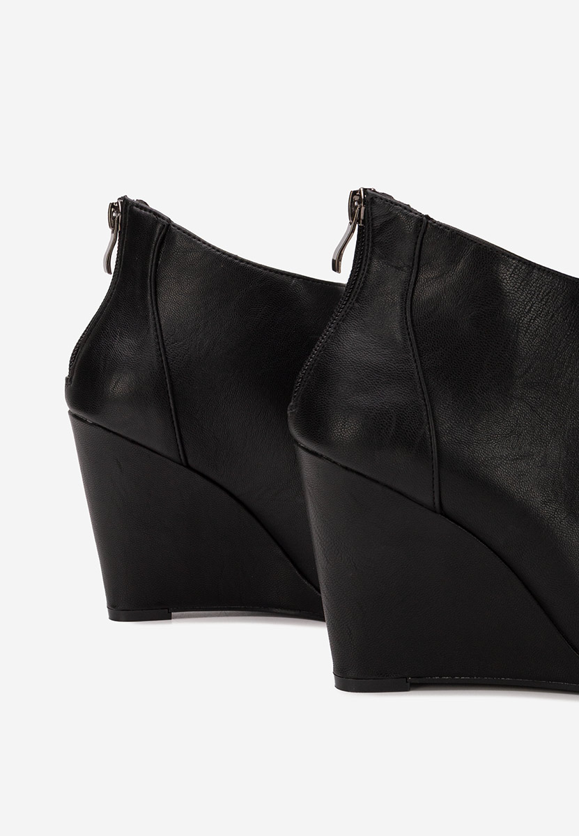 Černé kotníkové boty na klínku Shenna V2