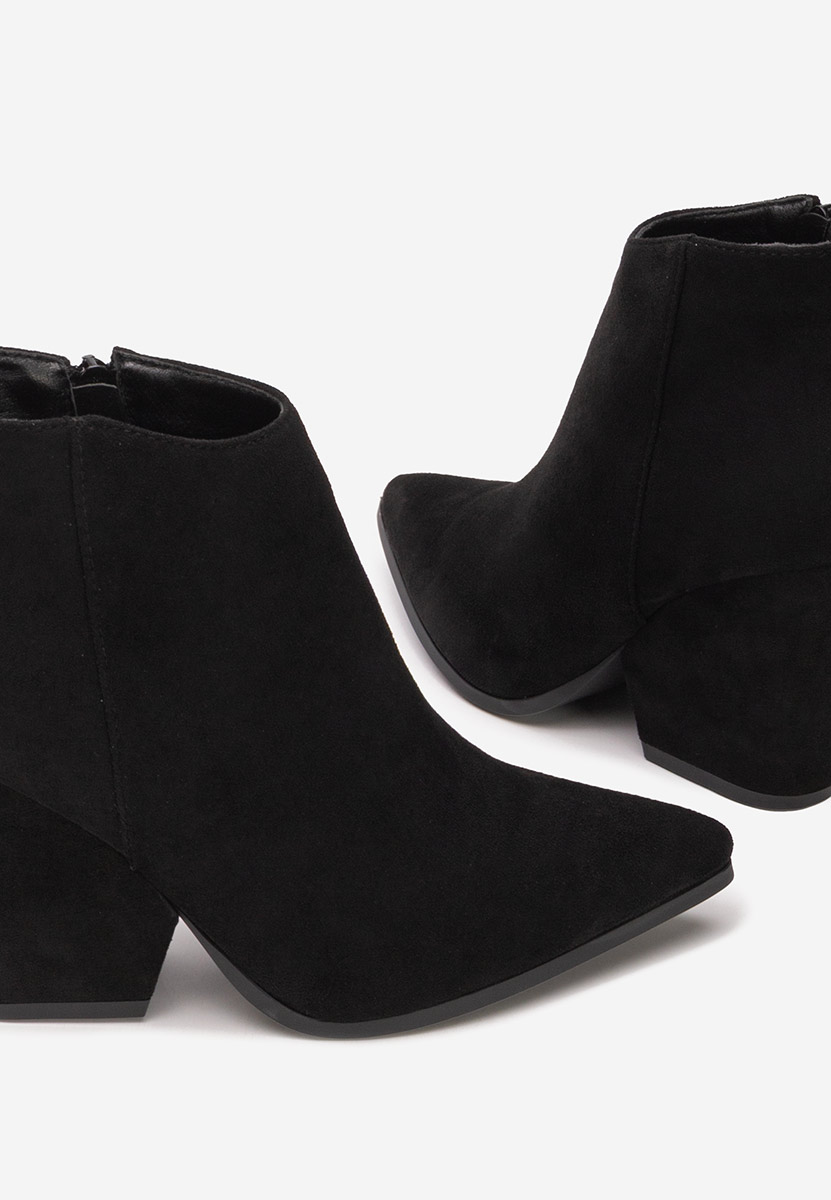 Černé kotníkové boty cowboy Versalia