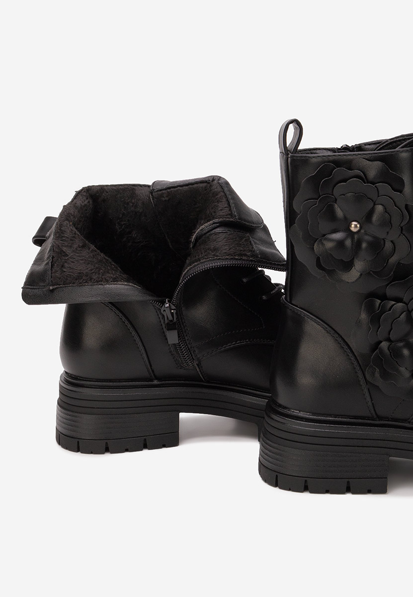 Černé členkové čižmy na platforme Penda