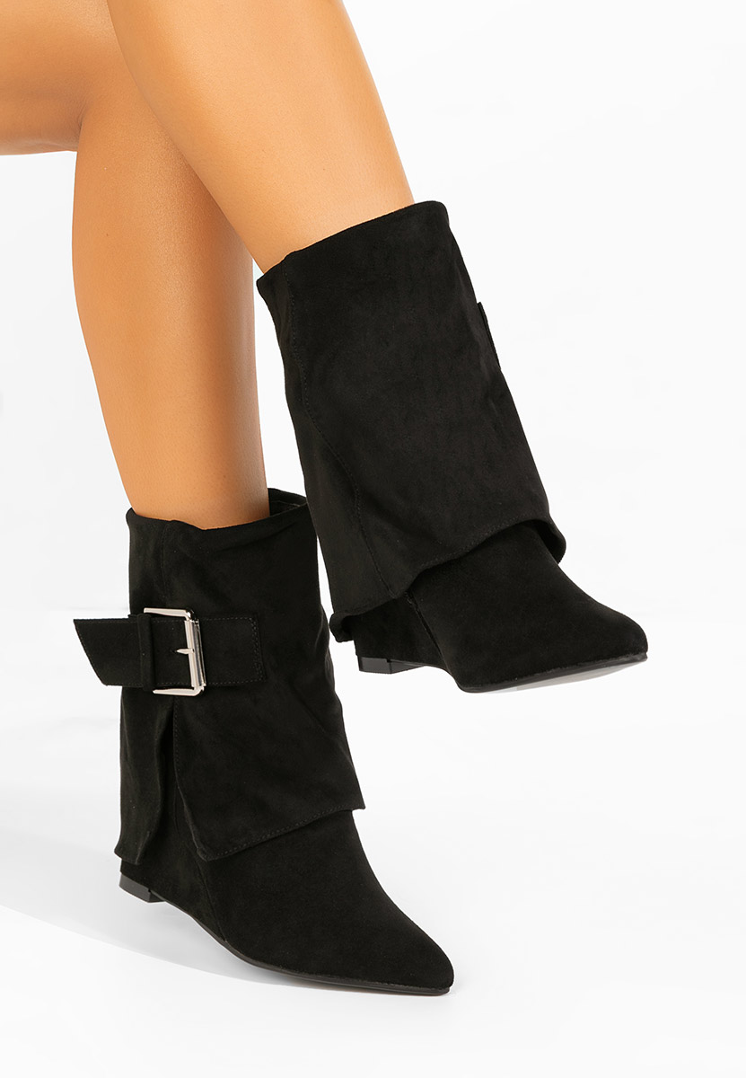 Černé kotníkové boty na klínku Irinea