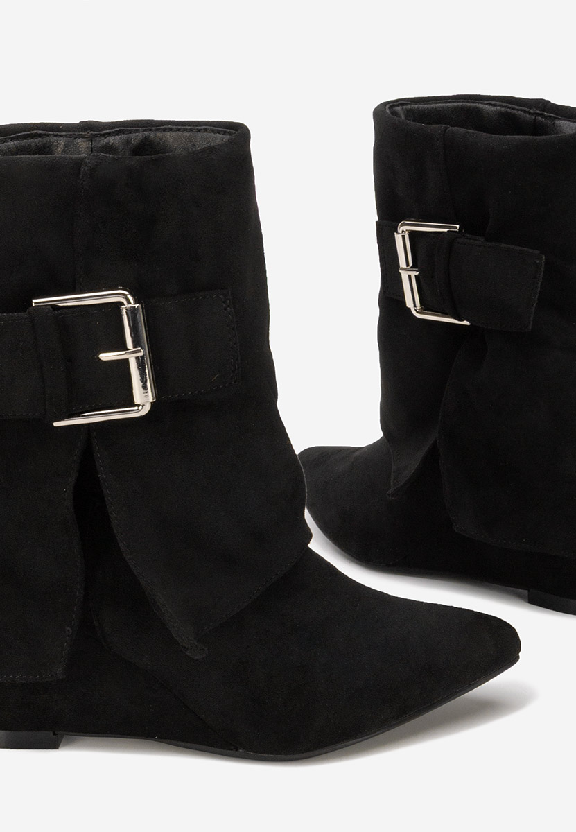 Černé kotníkové boty na klínku Irinea