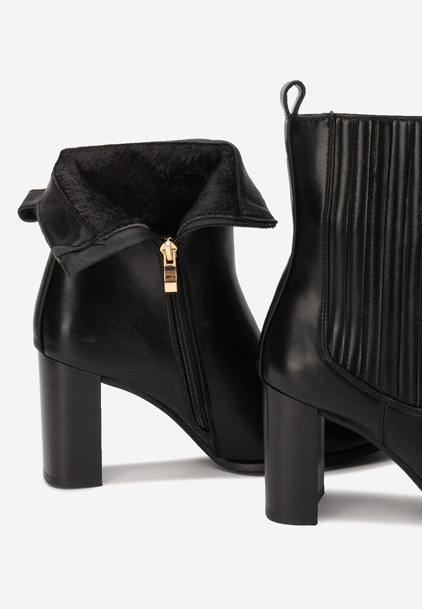 Černé kotníkové boty na podpatku Kalisa