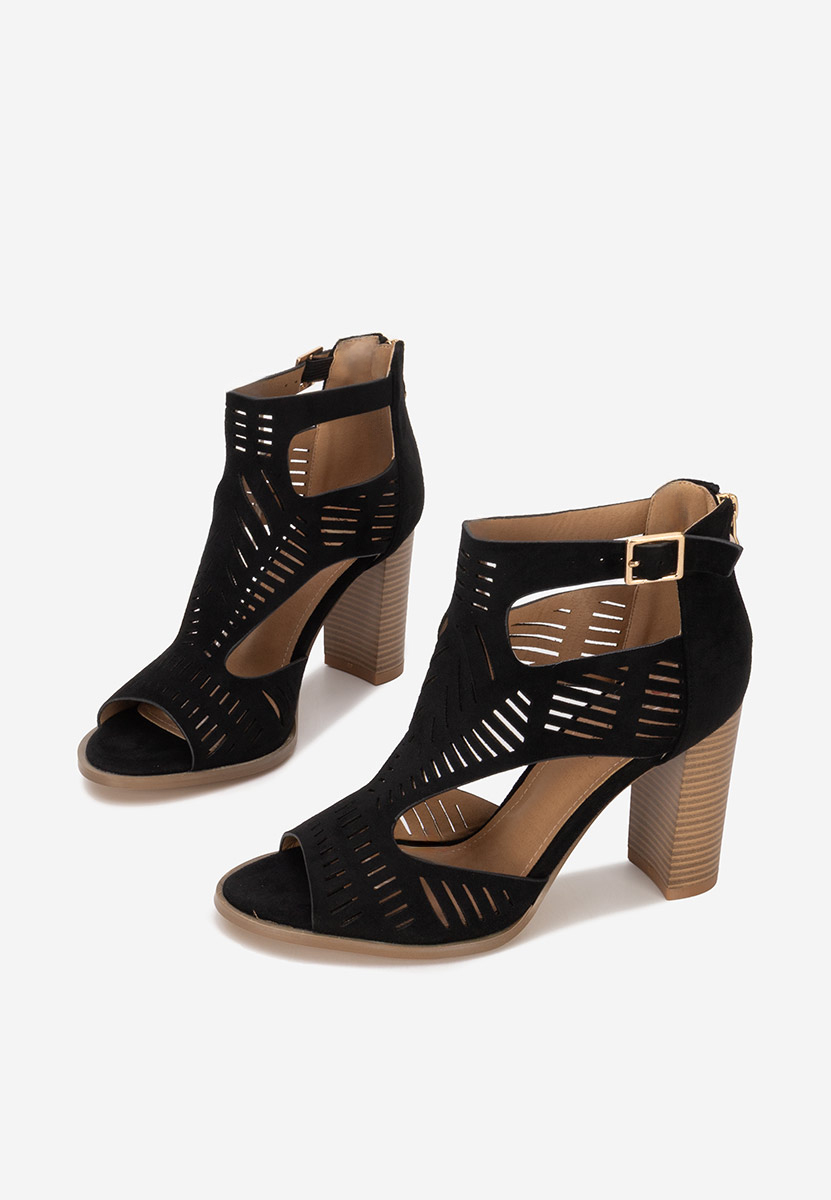 Černé sandály na podpatku Cassey