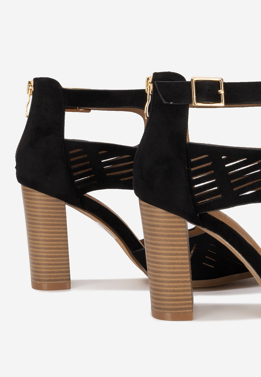 Černé sandály na podpatku Cassey