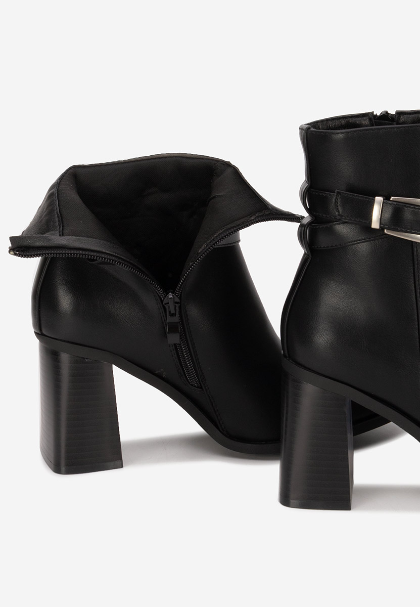 Černé kotníkové boty na podpatku Reica