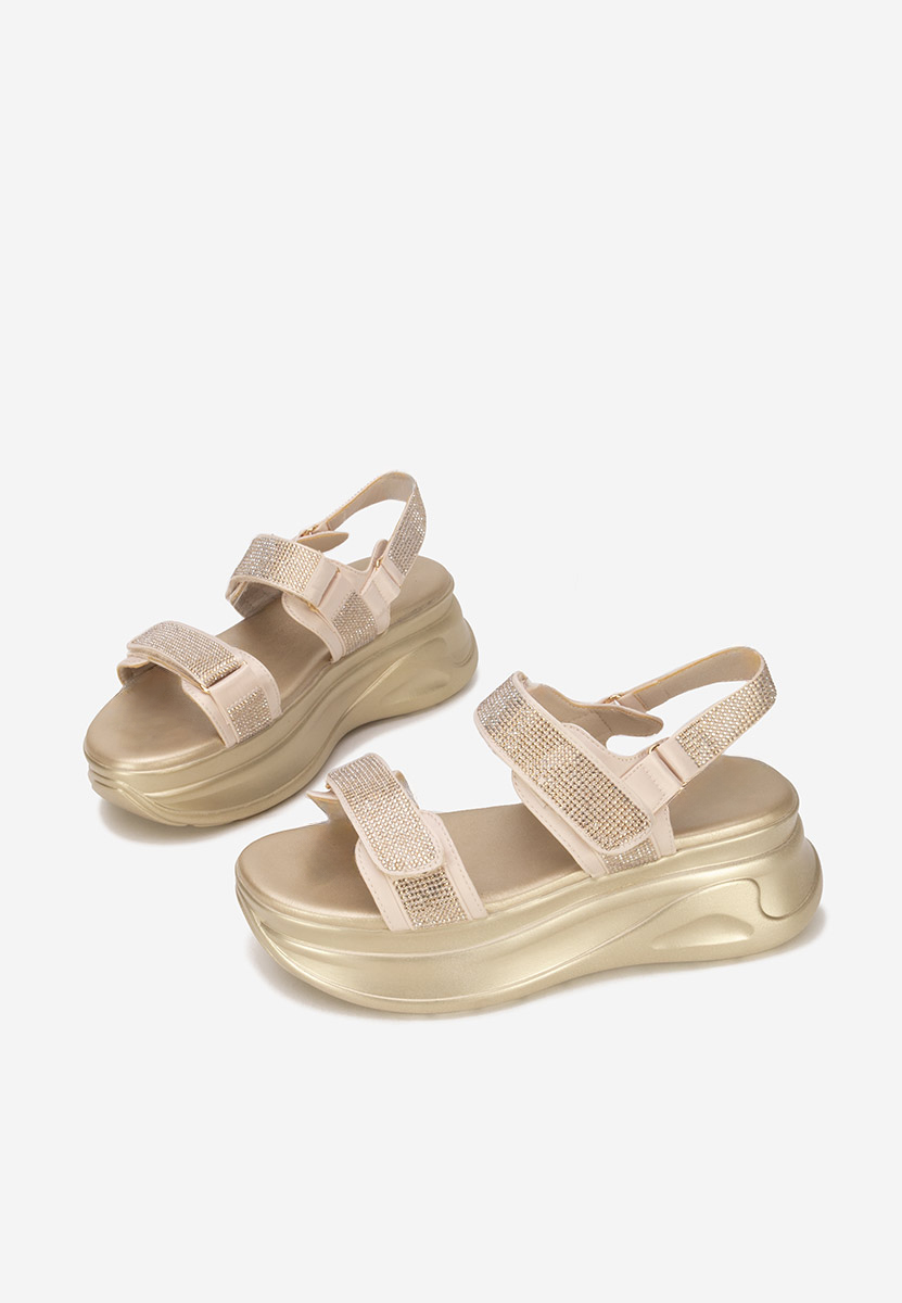 Béžové sandály na platformě Sakirra