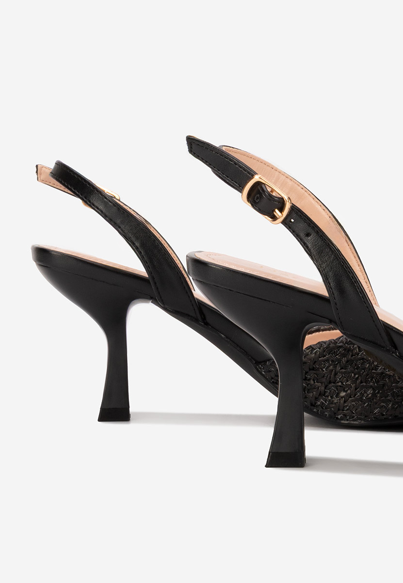 Černé lodičky do špičky Shemika