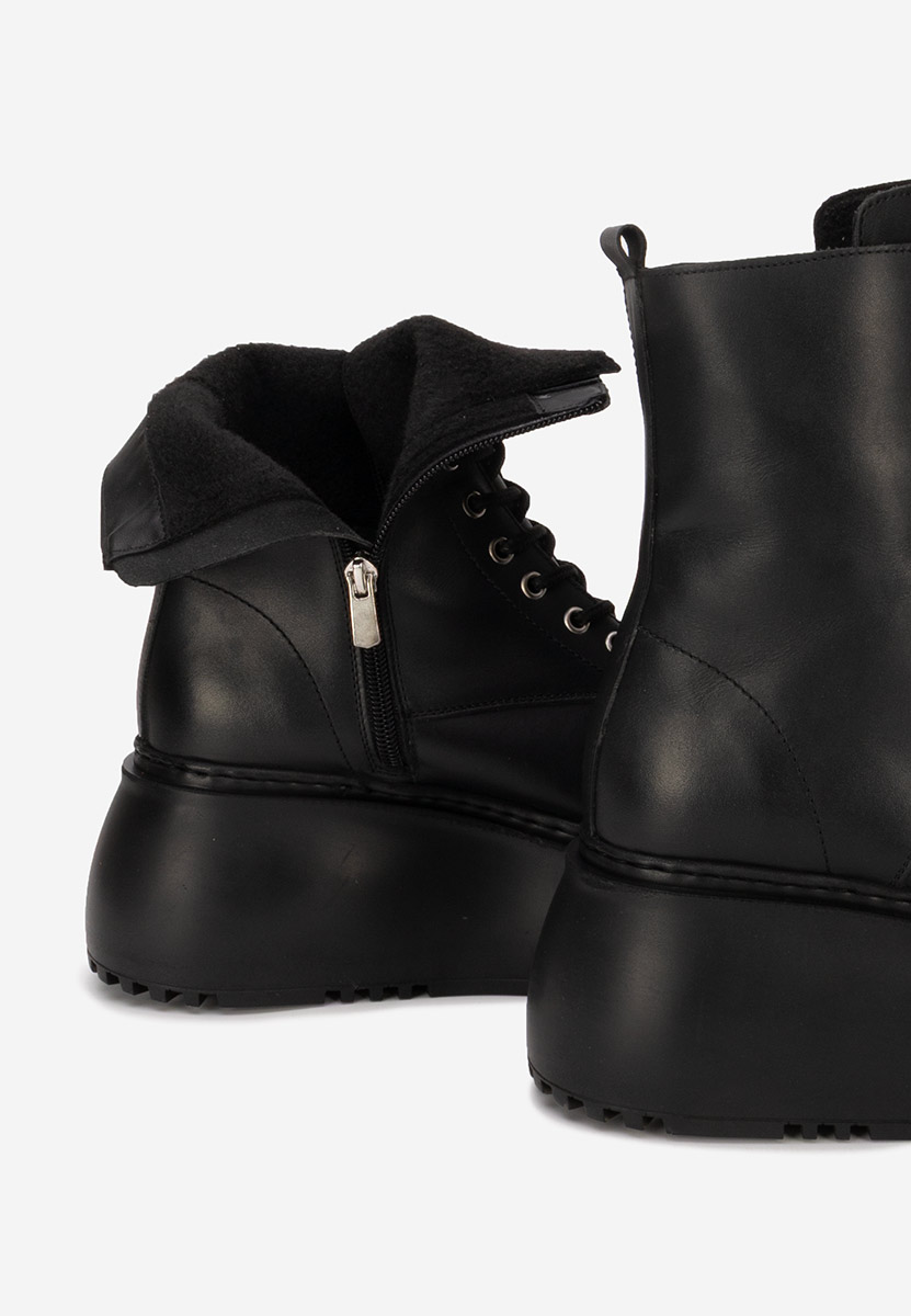 Černé členkové čižmy na platforme Luisena