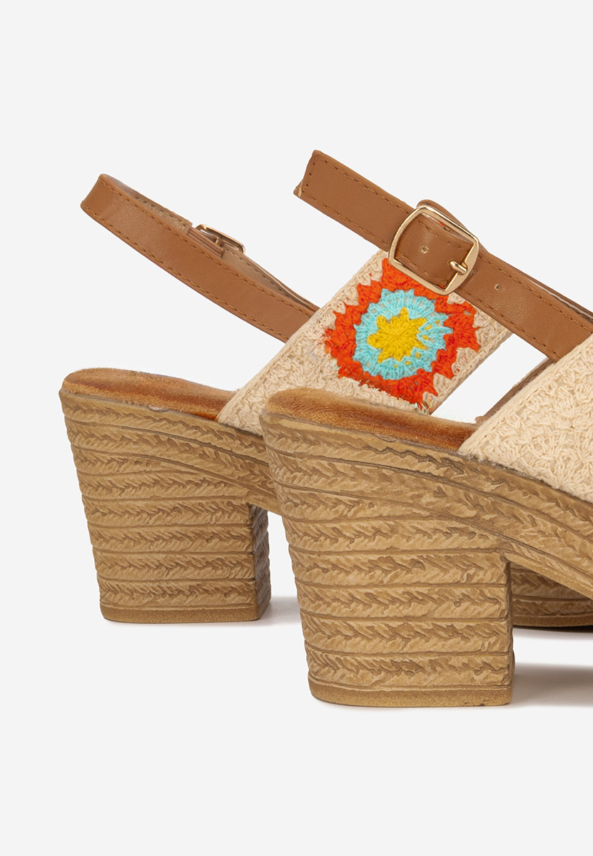 Béžové sandály na podpatku Zeina V3