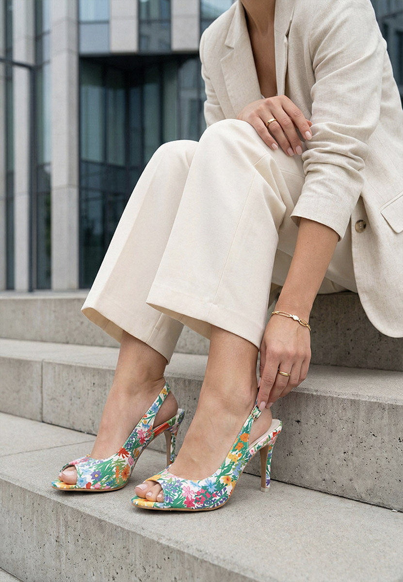 Viacfarebné sandály do špičky Avesta