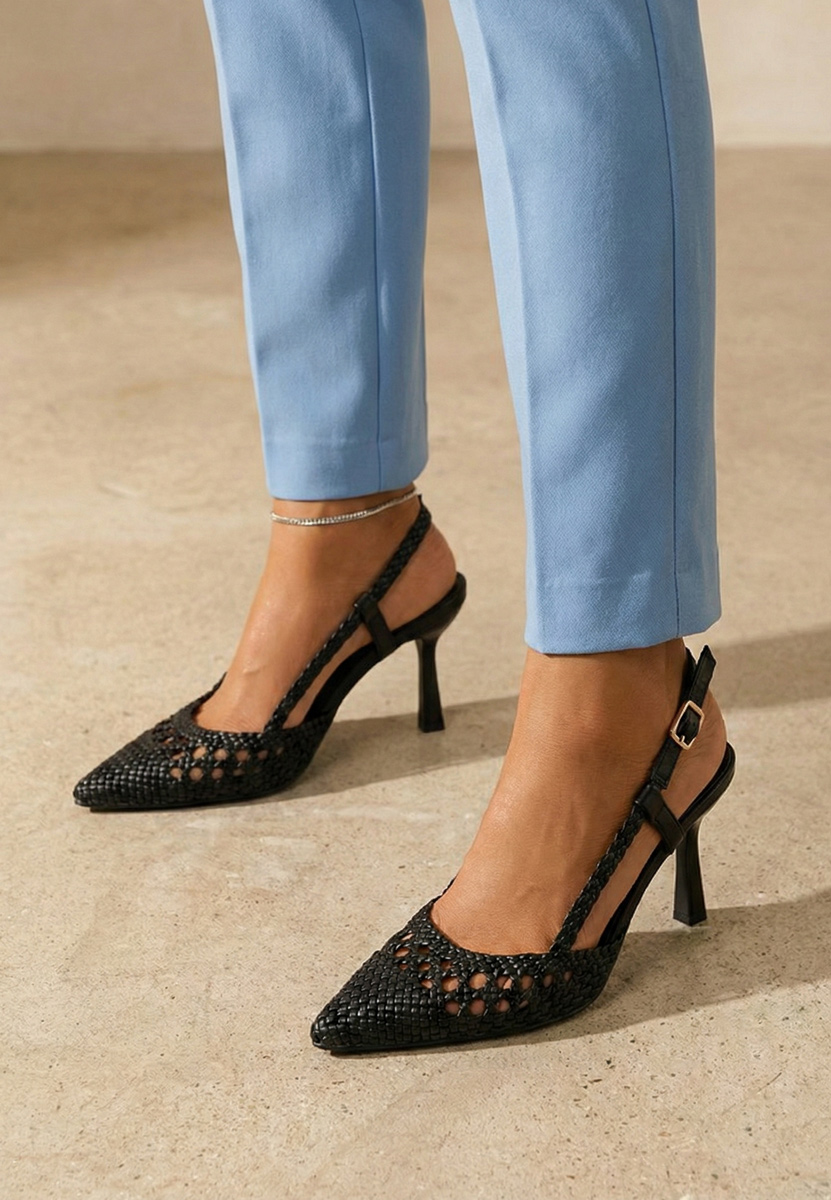 Černé lodičky s otevřenou patou Heliosa