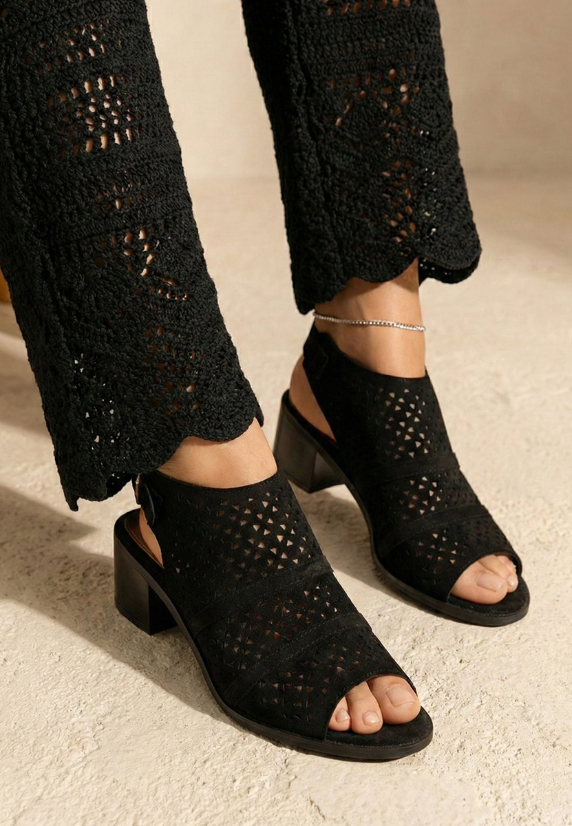 Černé sandály na nízkém podpatku Skarlet