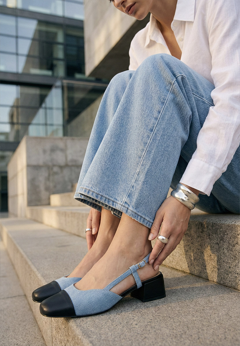 Modré lodičky s otevřenou pätou Arika