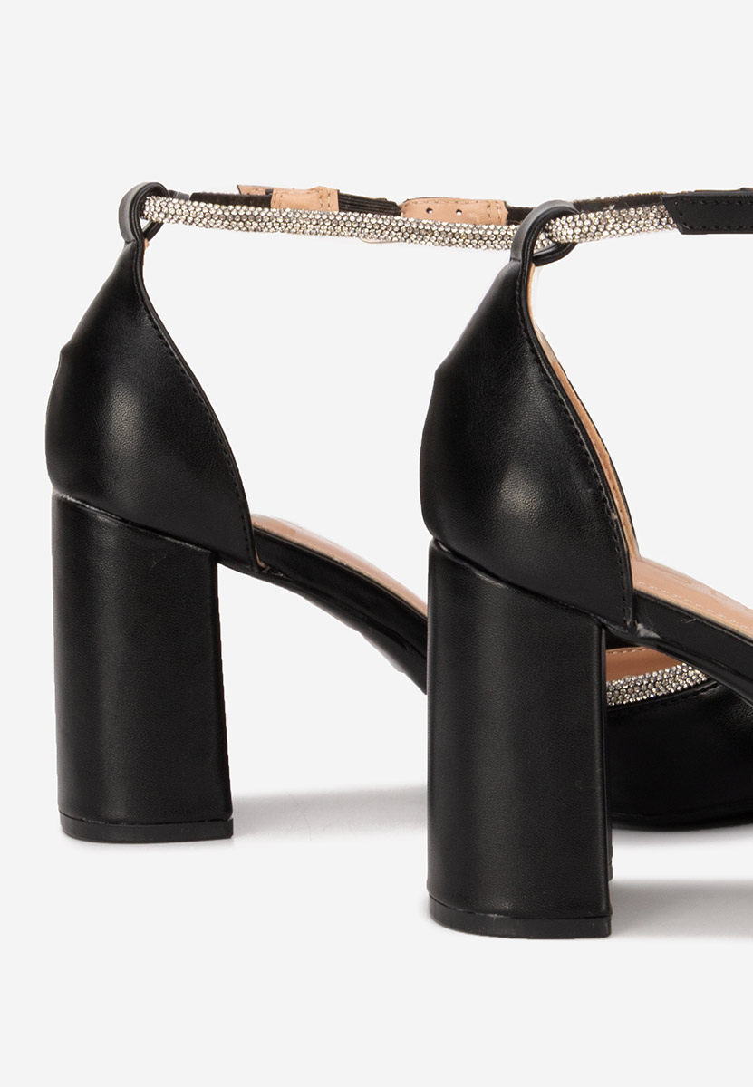 Černé elegantné lodičky Iustina