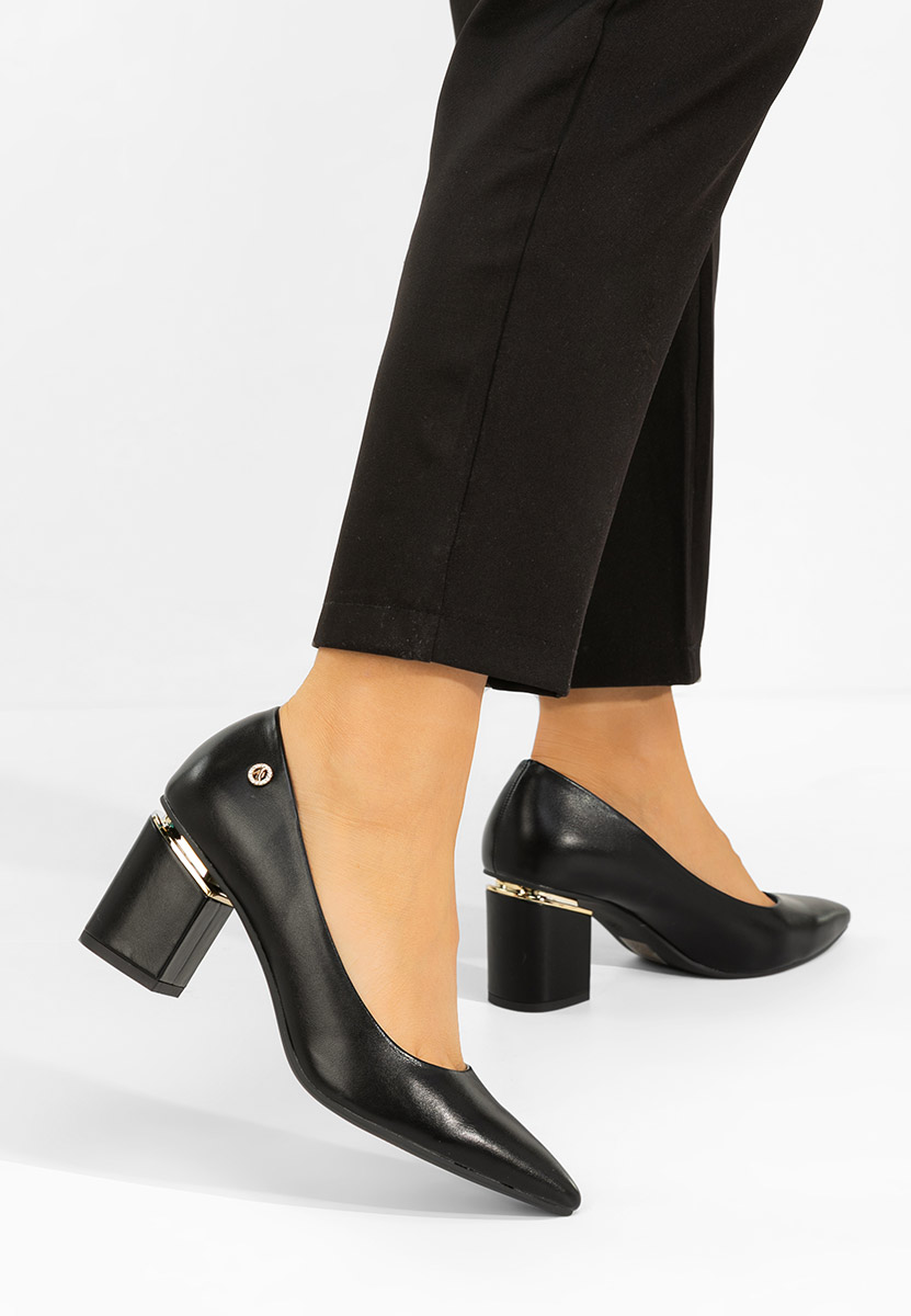 Černé lodičky na hrubém podpatku Cezaria
