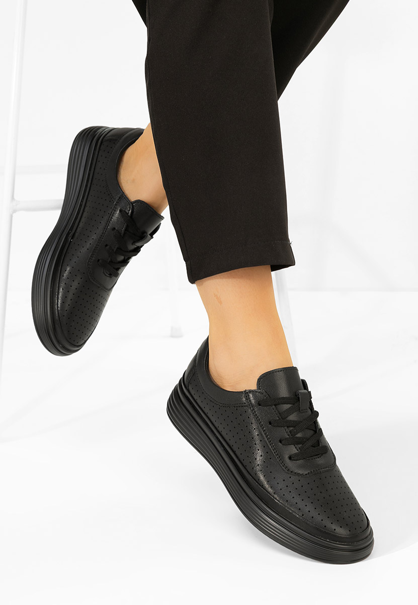 Levně Černé kožené dámské sneakersy Nederia