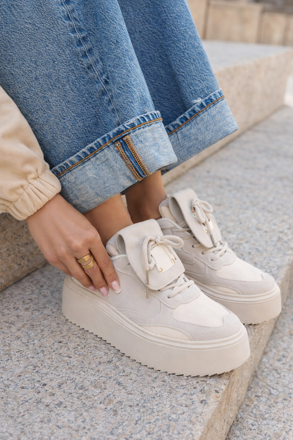 Béžové dámské tenisky na platformě Oliveia