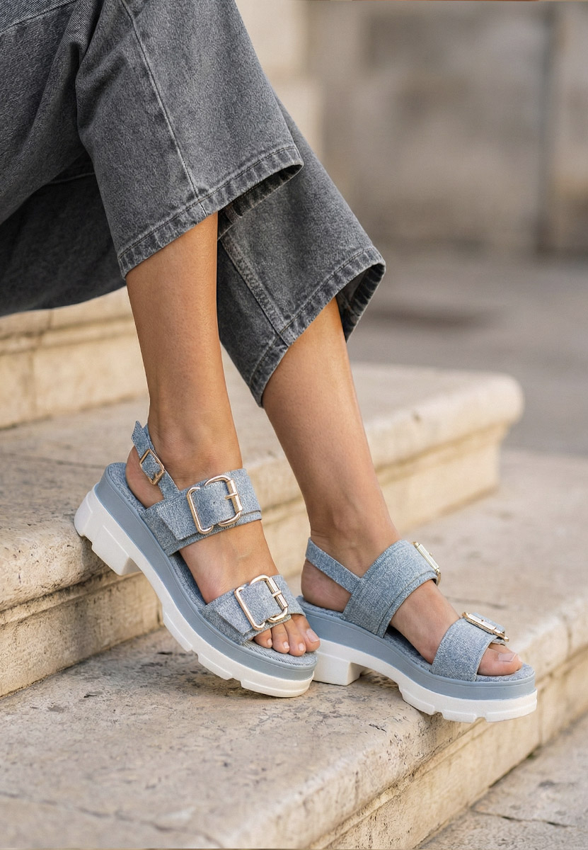 Svetlě modré sandály na platformě Raphaela