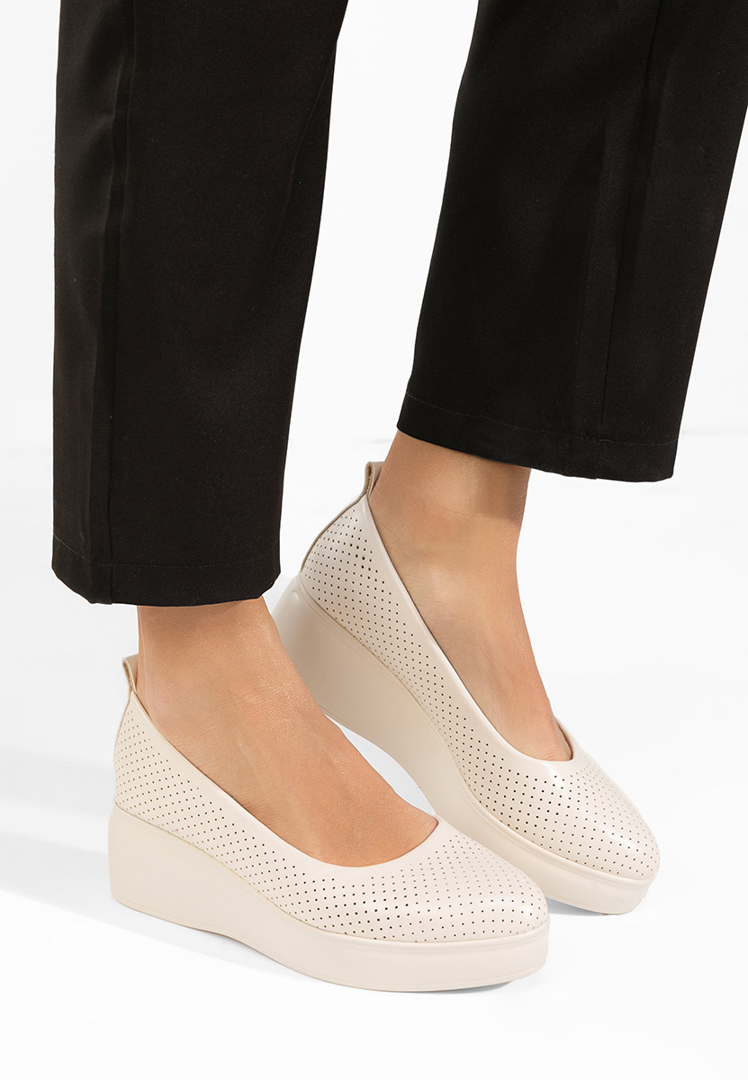 Béžové lodičky na platformě Danetia