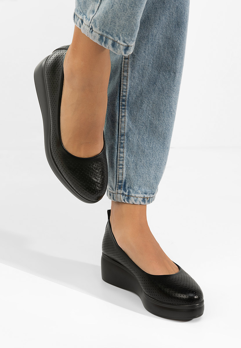 Černé lodičky na platformě Danetia