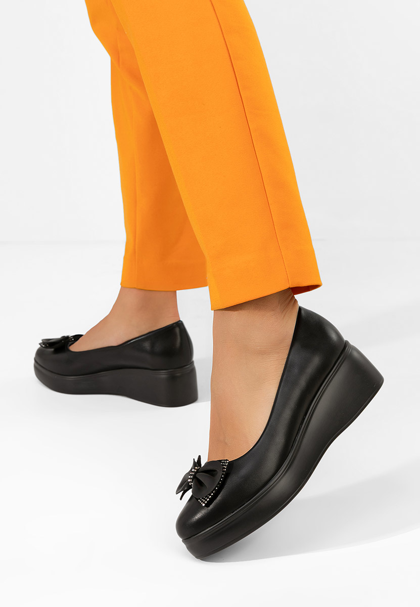 Černé lodičky na platformě Liliane