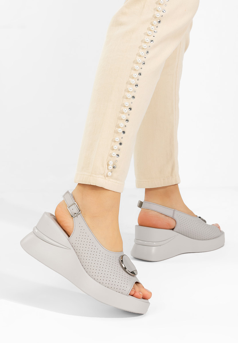 Šedé kožené sandály na klínku Zinalia