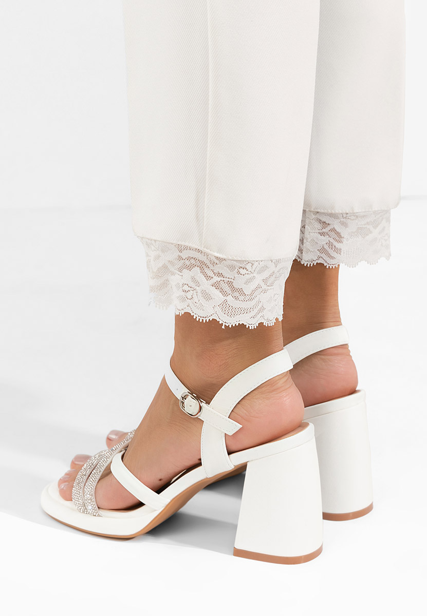 Bílé sandály na podpatku Castelia