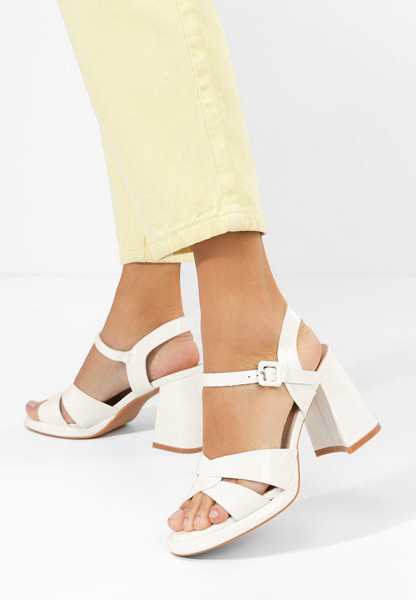 Bílé sandály na podpatku Lorenda