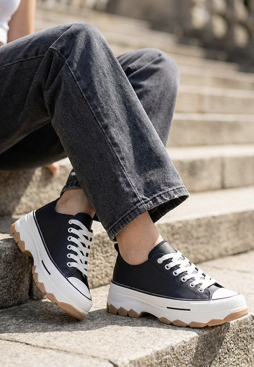 Černé tenisky na platformě Raviana V4