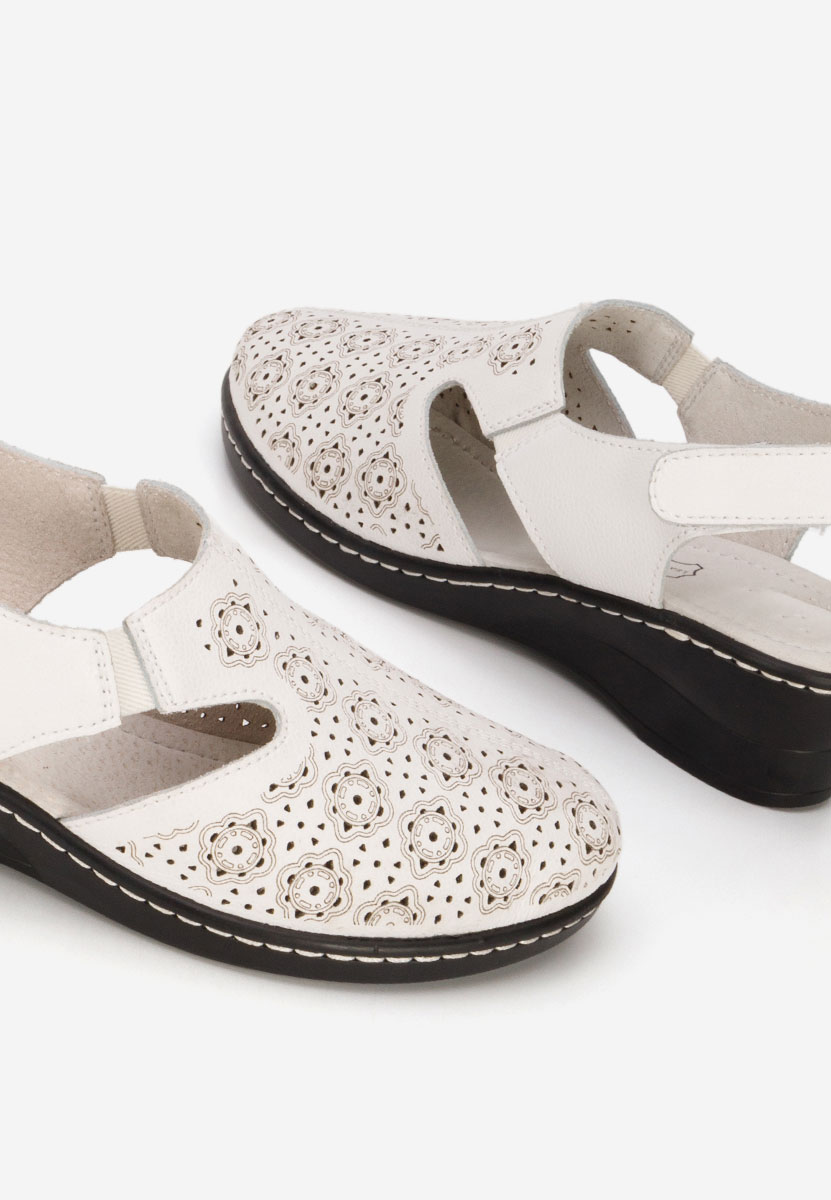 Bílé lodičky s otevřenou pätou Ofelya