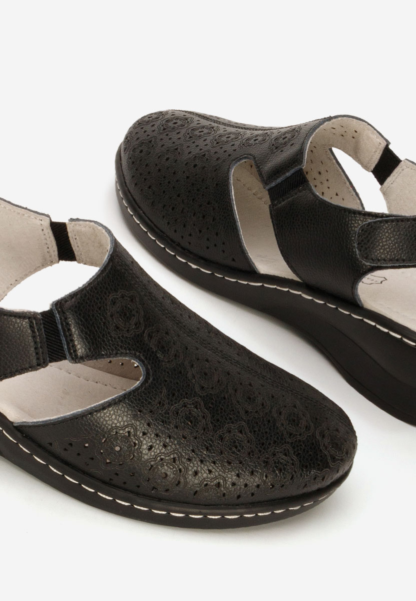 Černé lodičky s otevřenou pätou Ofelya