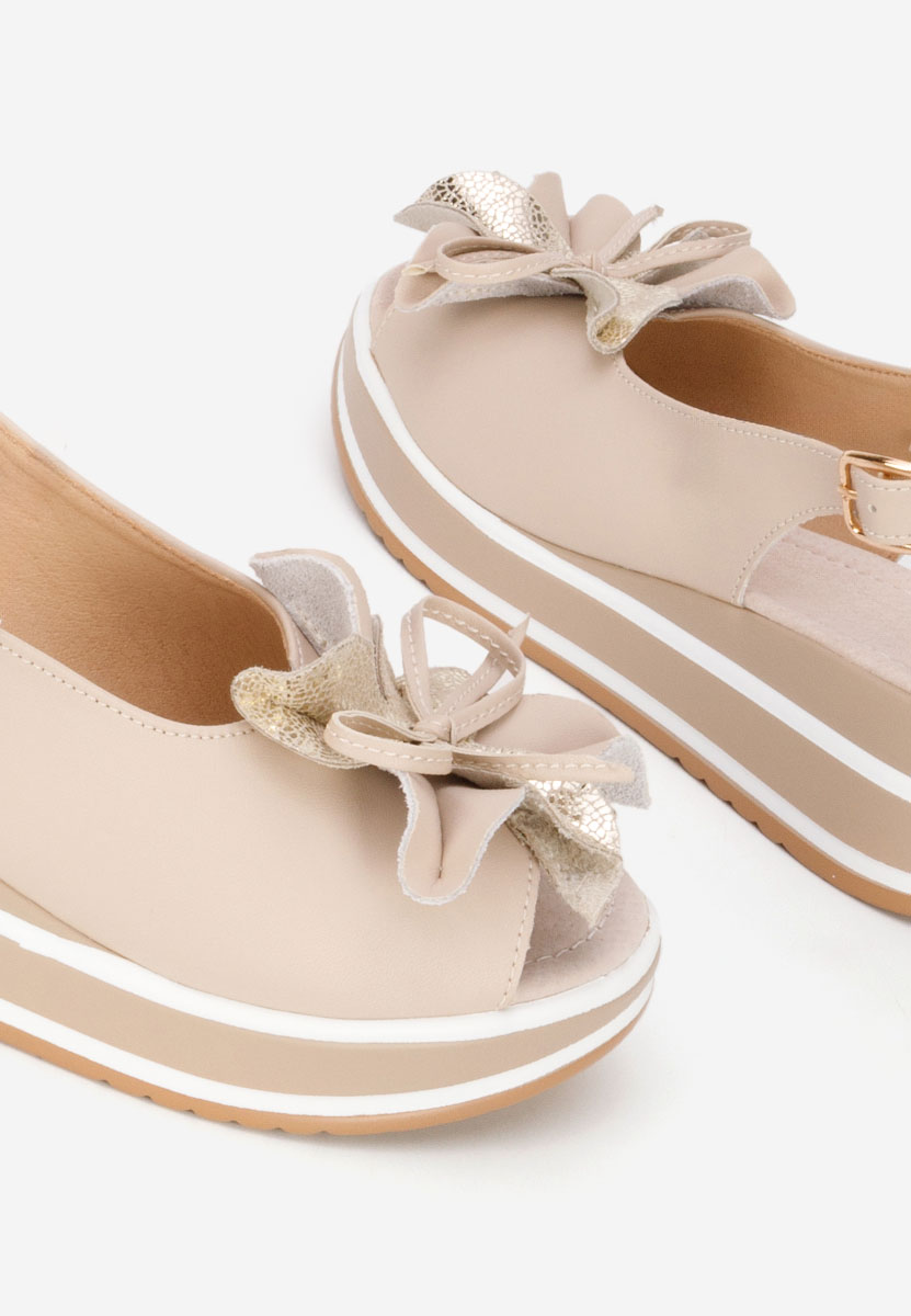 Béžové kožené sandály na klínku Rafaelia