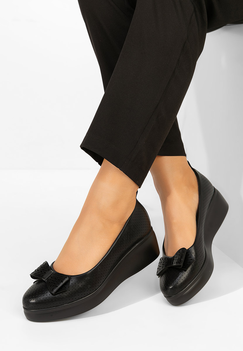 Černé lodičky na platformě Latefa