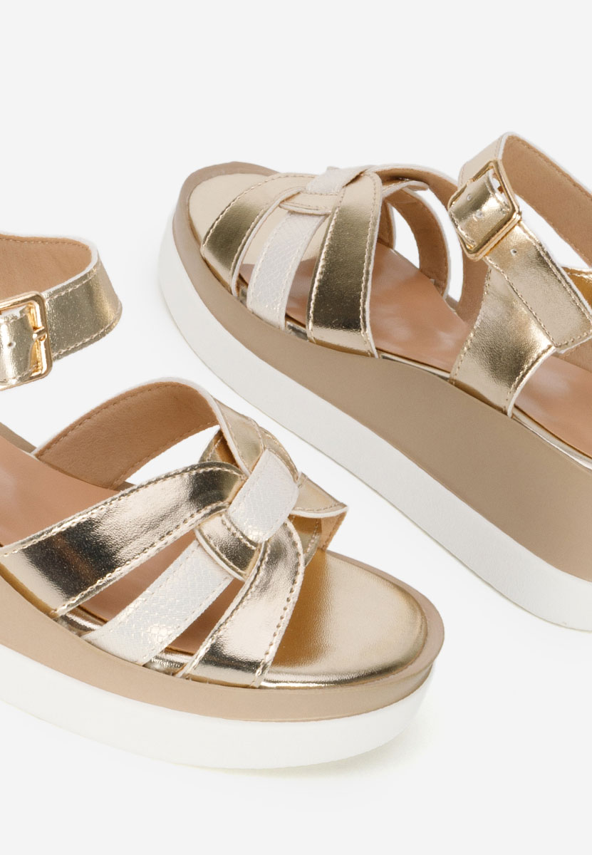 Zlaté sandály na klínku Barkita