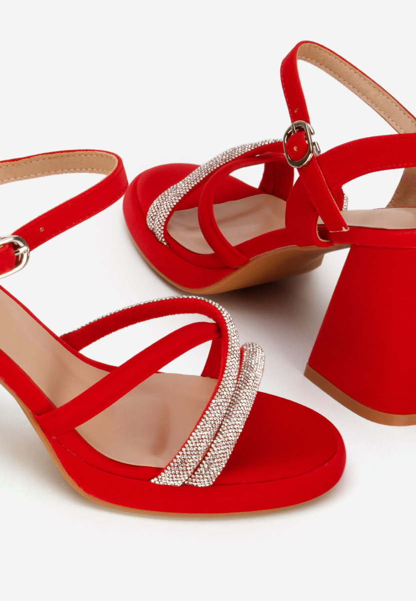 Červené sandály na podpatku Castelia