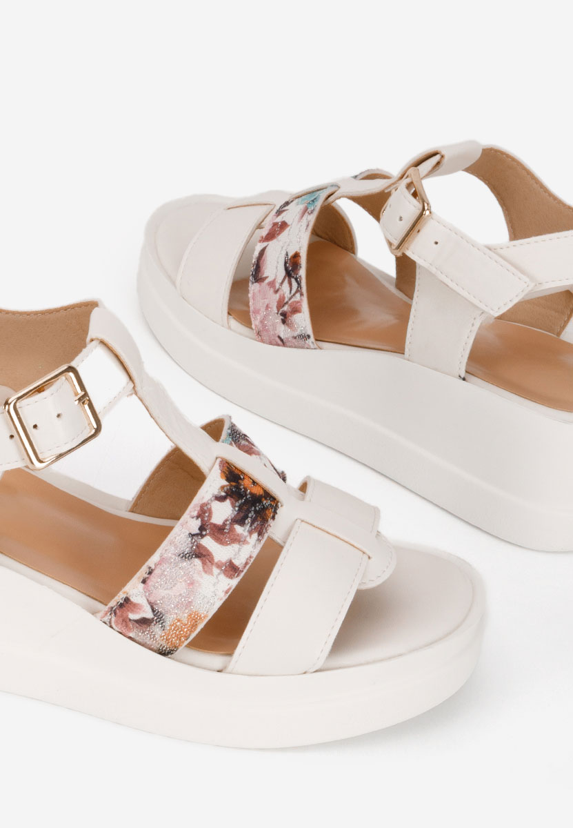 Bílé sandály na klínku Anastasis