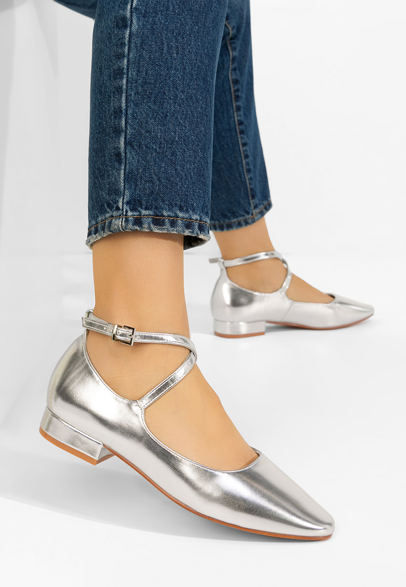 Stribrné lodičky na nízkém podpatku Hurania