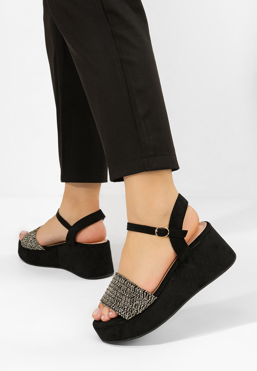 Černé sandály na platformě Yvania