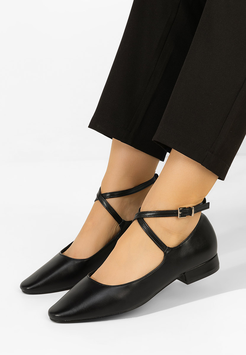 Černé lodičky na nízkém podpatku Hurania