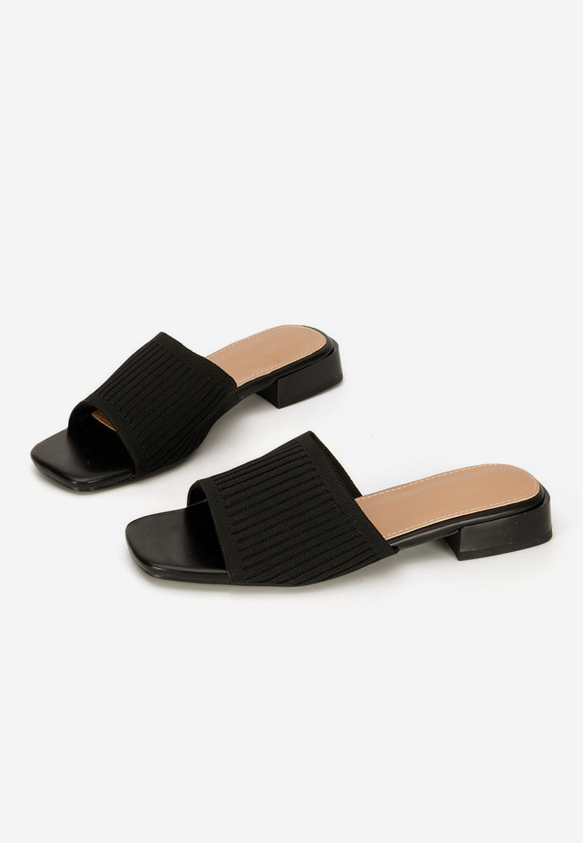 Černé pantofle na podpatku Alinia