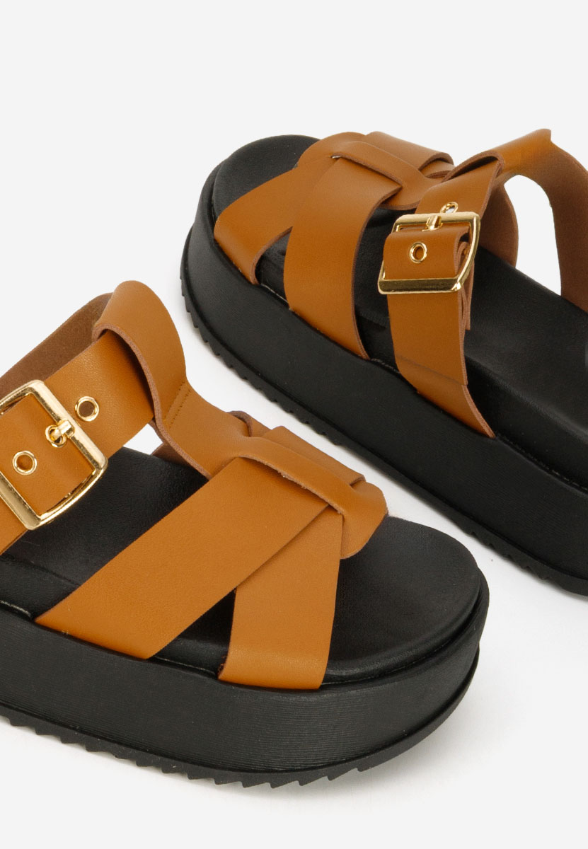 Camelové pantofle na platformě Inaria