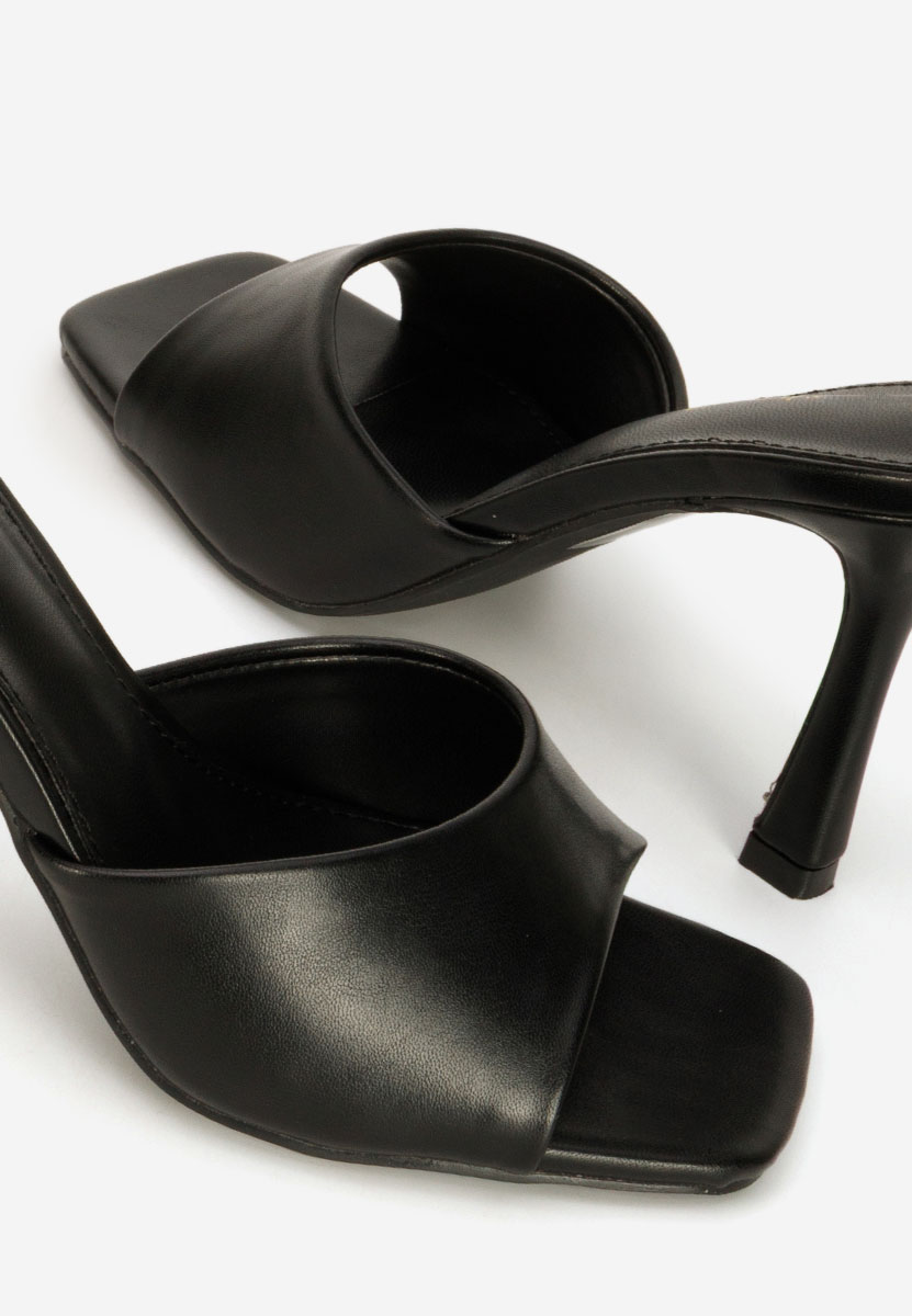 Černé pantofle na podpatku Elseia