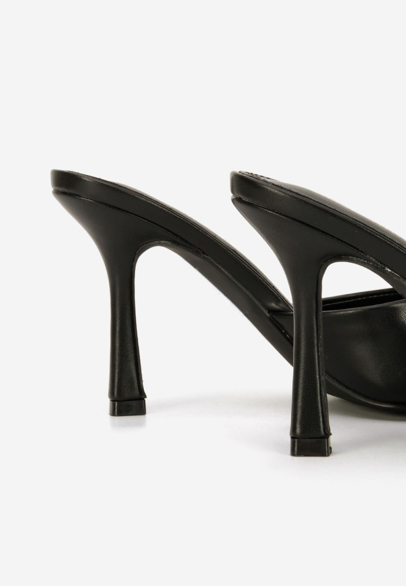 Černé pantofle na podpatku Elseia