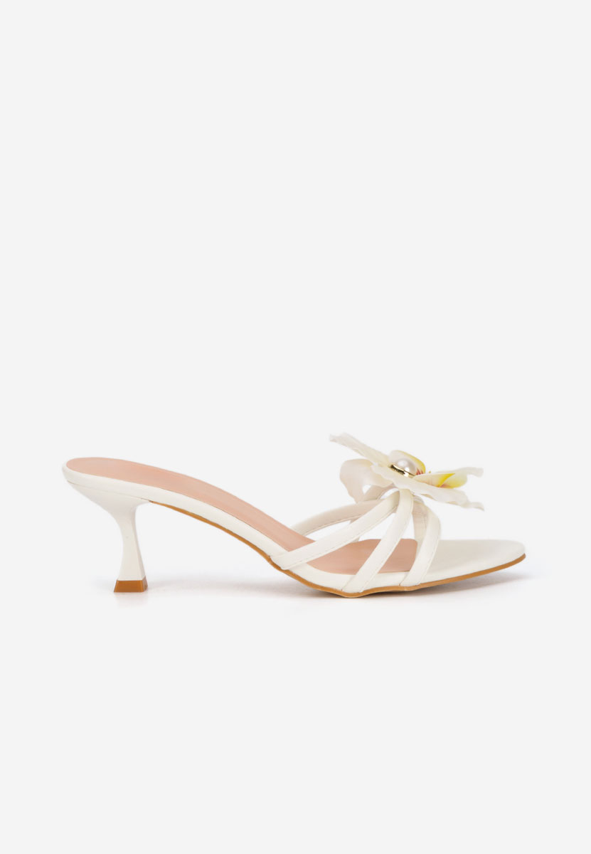 Bílé pantofle na podpatku Florentia